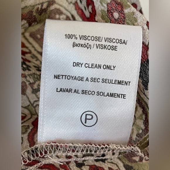 Velvet by Graham & Spencer Women's Ariana Printed Smocked Dress in Medium - Picture 6 of 8